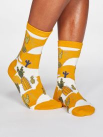 spw643-sunflower-yellow-ettie-cactus-print-organic-cotton-socks-in-yellow-2
